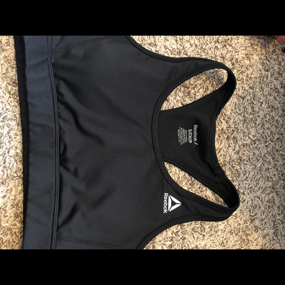 black sports bra